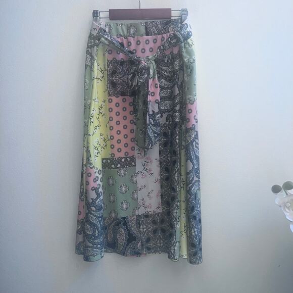 Melissa Paige NWT Skirt Spring Patchwork Large Yellow Coral Green Floral Paisley - Picture 1 of 6